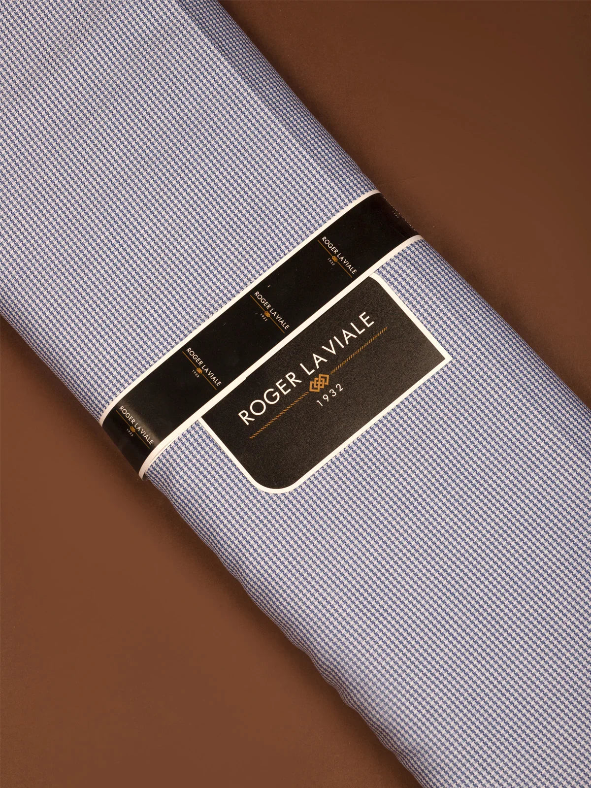 Cambridge Houndstooth by Roger La Viale (Unstitched Shirting Fabric) - Detailory