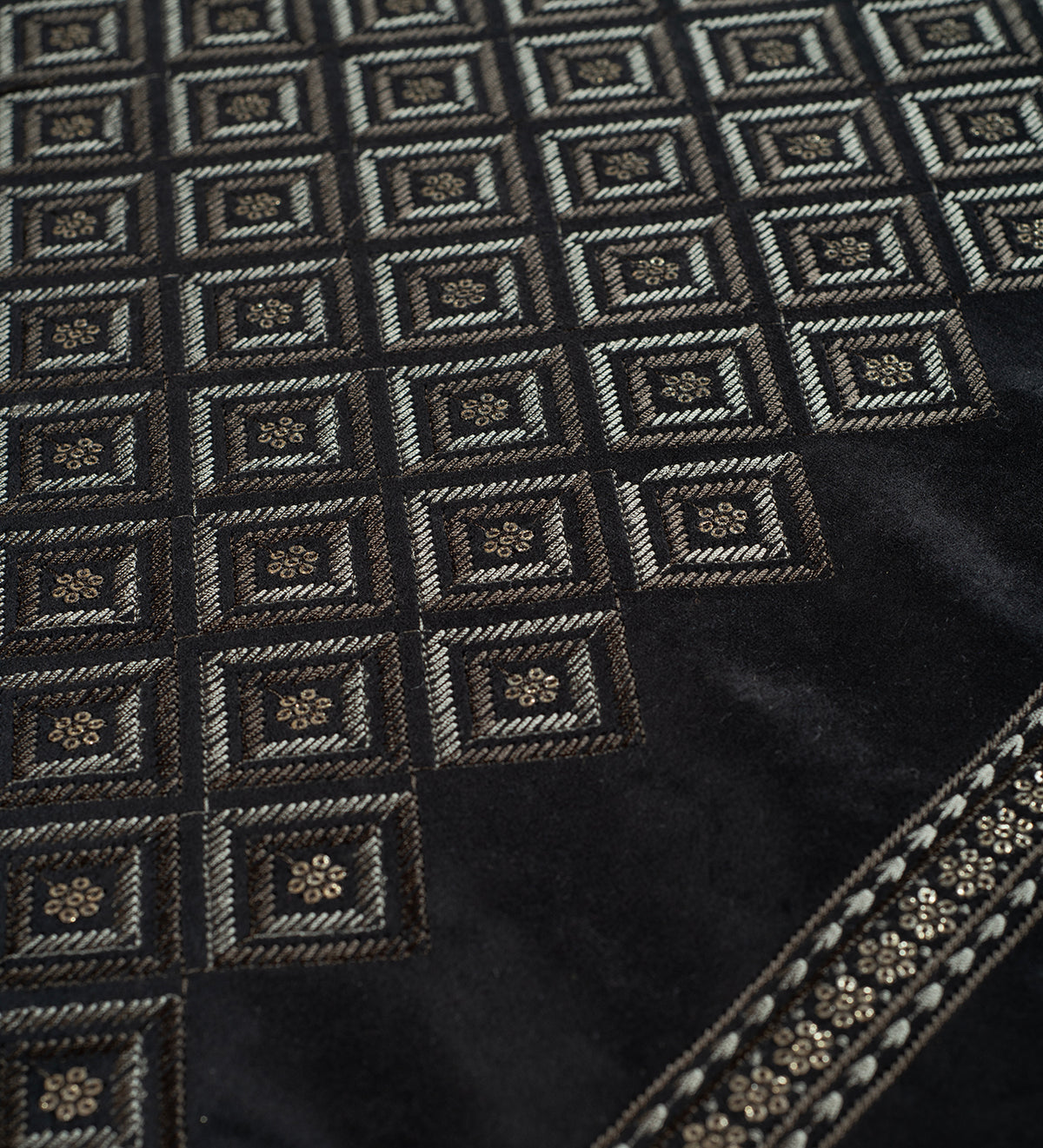 Onyx Royale (Unstitched Ethnic Fabric)